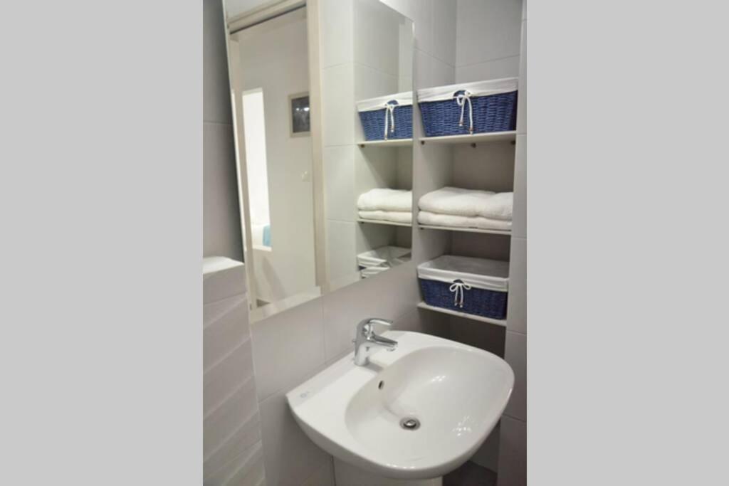 Alisahni Apartment Adámasz Kültér fotó